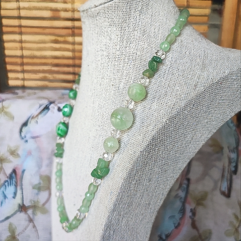 Vintage Venetian Glass Green Tumbled Stone Jadeite Color Toggle Clasp Necklace